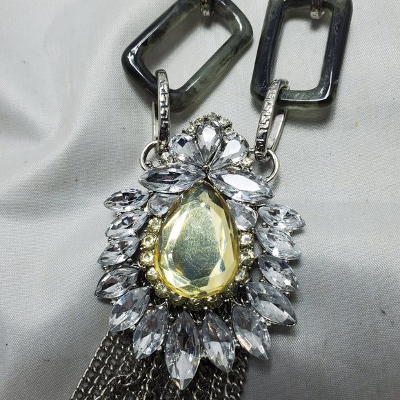 Bijou long silver link necklace with medallion & rhinestones & fringes - Picture 3 of 7